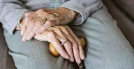 Más de 10.000 ourensanos se sienten acorralados por soledad persistente