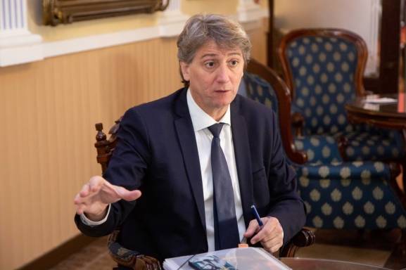 Carlos Martínez traslada en Bruselas las demandas del campo de Castilla y León y critica la ausencia de Mañueco