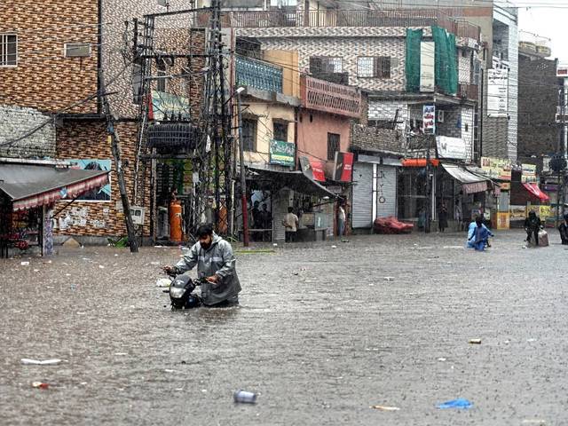Torrential downpour hits twin cities
