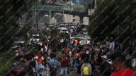 Tras explosión en Iztapalapa, caminan hasta por tres horas para abordar transporte