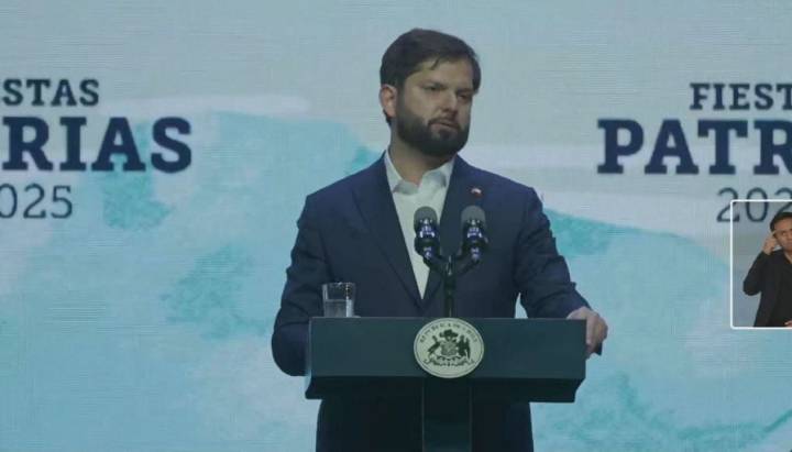 Presidente Boric inaugura fondas del Parque O'Higgins: "Estoy dichoso del trabajo y la gestión"