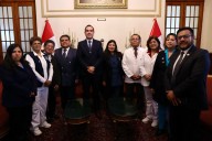 Presidente del Congreso se reunió con médicos y enfermeras de EsSalud