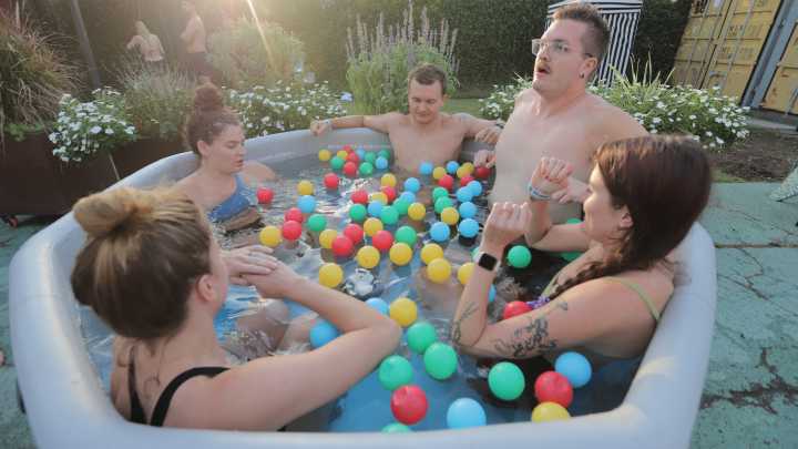 Get Your Feet Wet: Savannah's Ice Tub Club has become a cult