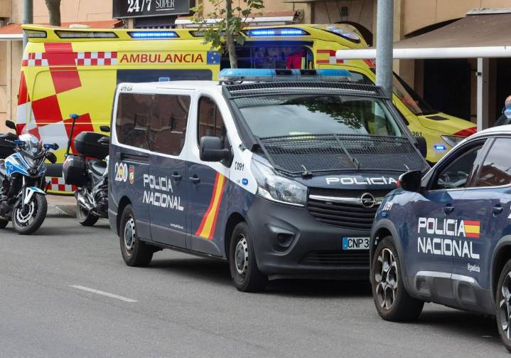 Golpean con barras de hierro a un matrimonio en la puerta de su casa