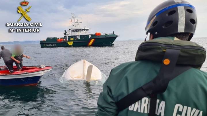 Muere el ocupante de una narcolancha tras colisionar con una embarcación de Guardia Civil en Algeciras