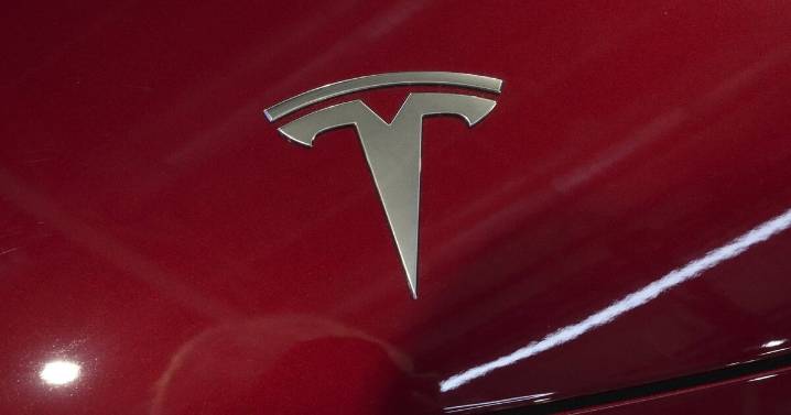 Climate change: Tesla urges Trump not to repeal vehicle emissions