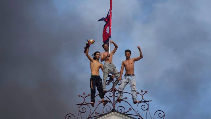 Primer Ministro de Nepal renuncia en medio de protestas contra el gobierno y la corrupción #9Sep