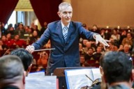 Nelson Castro debutó como director de orquesta y sorprendió hasta a sus compañeros del canal