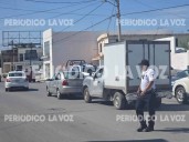 Chofer de Camión de Paquetería Causa Daños en Colonia El Pueblo
