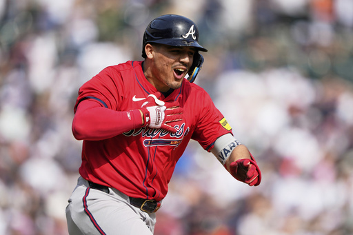 Bravos remontan para imponerse 6-5 a los tambaleantes Tigres