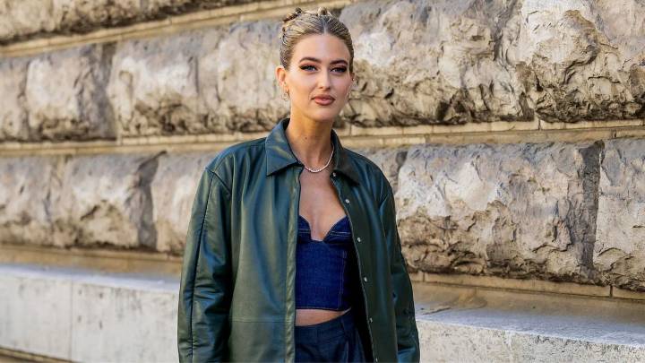 Cómo combinar jeans cigarette con zapatos de tacón de lujo para ser la mejor vestida en otoño 2025