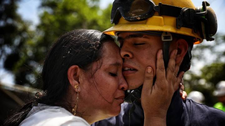 23 miners rescued after 43 hours trapped in Colombian gold mine