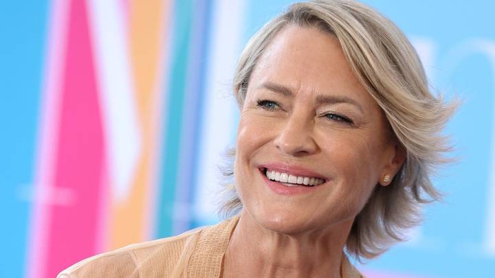 Robin Wright se sincera sobre su nueva vida en el Reino Unido: "América es un desastre"
