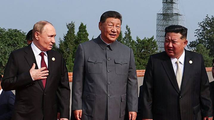 Photos: Xi, flanked by Putin and Kim, hosts China's largest