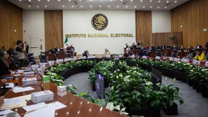 INE aprueba estrategia de transformación digital; incluye credencial virtual