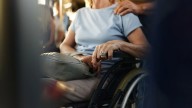 Pacientes con ELA piden que la ley no se limite a las fases terminales y garantice apoyos desde el inicio
