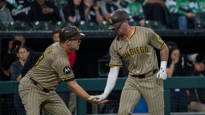 Padres beat White Sox, inch closer to playoffs