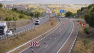 Cuatro heridos por un choque entre dos coches en la zona de obras del puente de la A