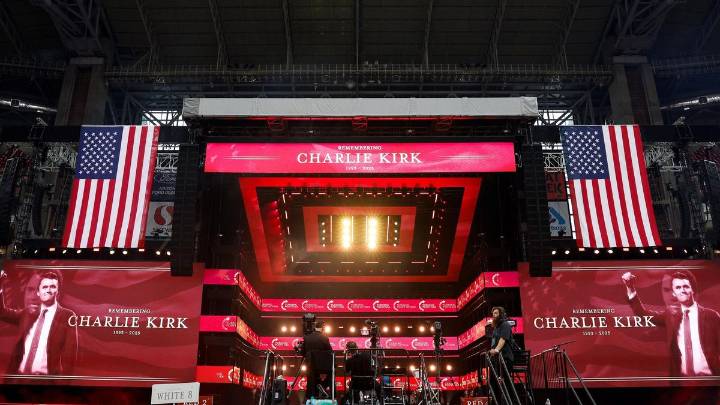 Funeral Charlie Kirk: Arizona se blinda para el funeral de Charlie Kirk, que reúne a Trump, altos cargos de su gabinete y decenas de miles de seguidores MAGA
