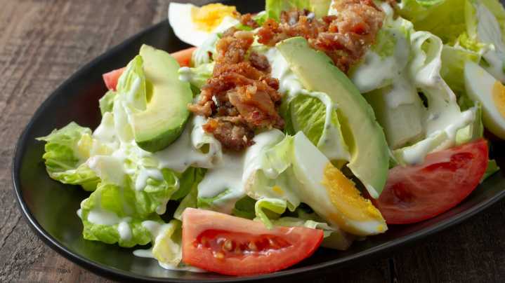 Here's What A House Salad Reveals About A Restaurant