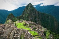 Machu Picchu se ha convertido en tal feria turística que ahora corre un riesgo mayor: perder el estatus de Maravilla del Mundo