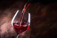 Adiós al mito del vino: un estudio revela que incluso una copa aumenta el riesgo de demencia