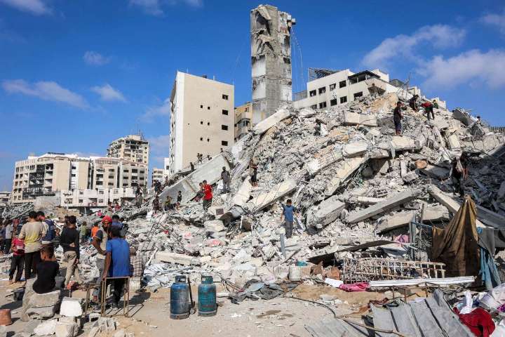 Israel destruye otro multifamiliar en Gaza y ordena evacuar la ciudad