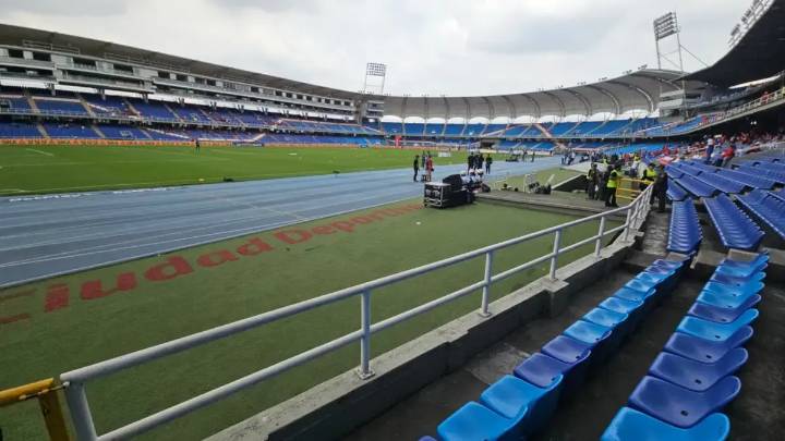 Hinchas del América protestan por el mal momento del equipo y deciden no entrar al estadio Pascual Guerrero en el clásico contra el Cali: video