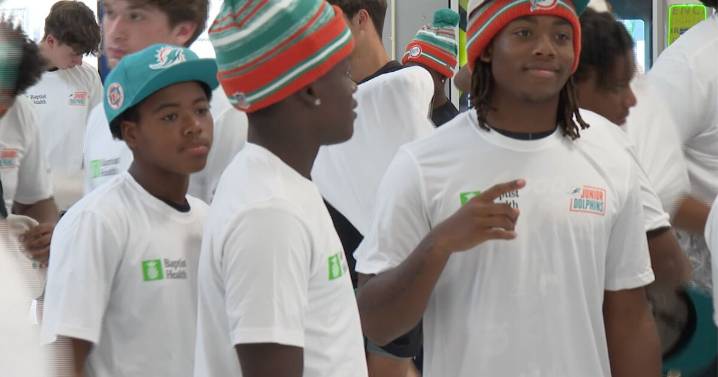 Touchdown of kindness: Miami Dolphins boost Spanish River High School football team with gear giveaway