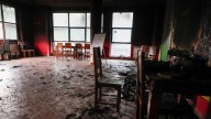 Fuego contra la inmigración: lanzan un artefacto incendiario contra un centro de acogida en Monforte