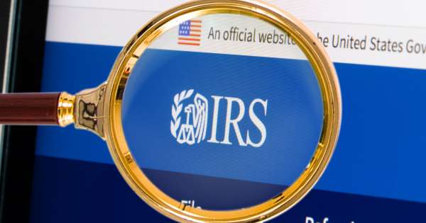 IRS se arrepiente | Estados Unidos ya no investigará a quienes tengan más de 600 dólares en sus cuentas bancarias: cuál es el nuevo tope