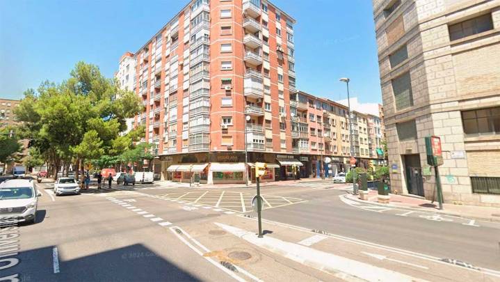 Paran a una mujer en Zaragoza por usar el móvil en patinete y la descubren con 5 gramos de droga