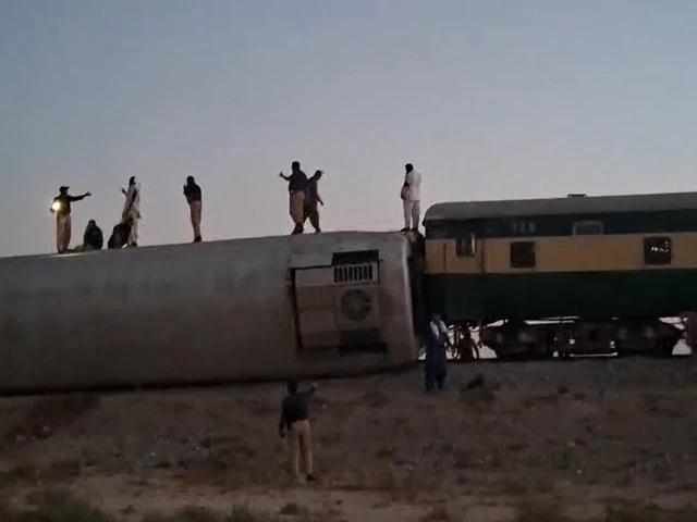 Blast derails Jaffar Express in Balochistan's Mastung, injures a dozen passengers
