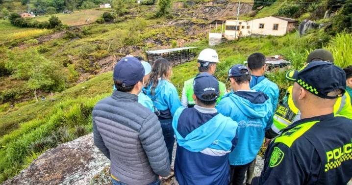 Gobernador de Cundinamarca exige a ANI y Coviandina soluciones urgentes en la vía al Llano