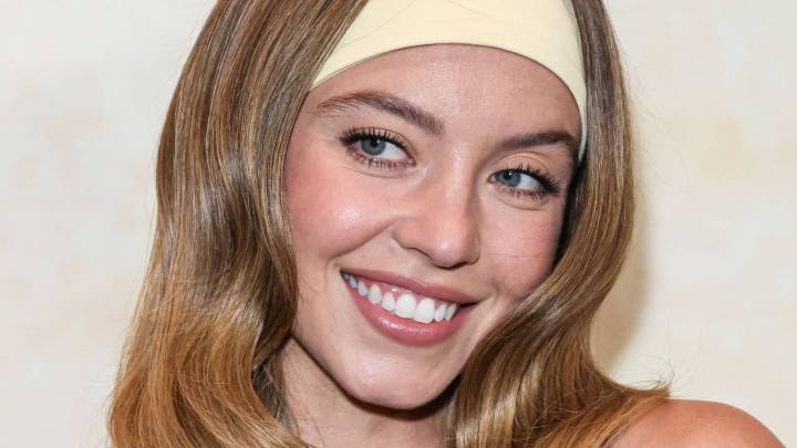 Sydney Sweeney Suits Up As DCU Wonder Woman In New DC Art