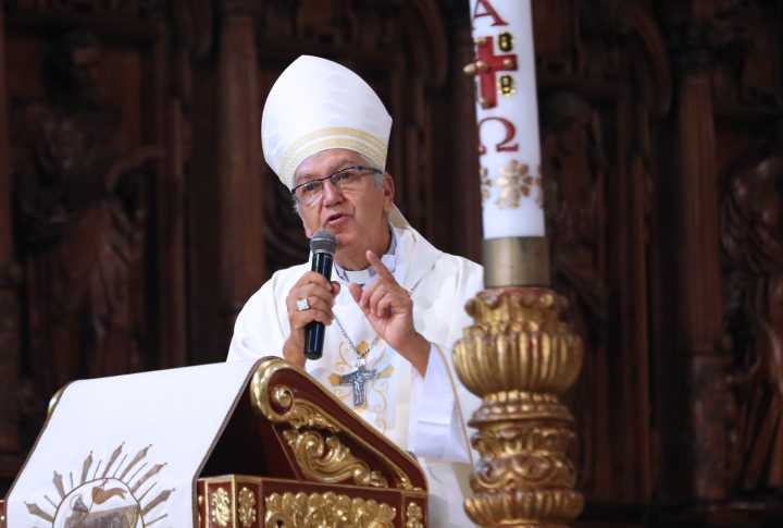 Cardenal Carlos Castillo respalda protestas ciudadanas y pide no criminalizar a jóvenes ni transportistas