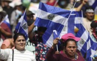 Salvadoreños alistan fiesta por la independencia y protestas