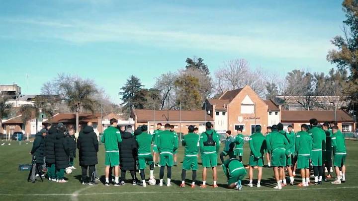 Banfield visita a un golpeado Independiente