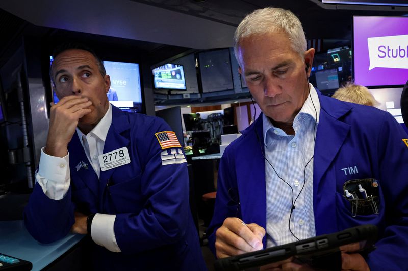Global equity funds log weekly inflows as AI optimism, Fed cut bets boost sentiment