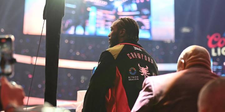 Crawford revela la razón por la que se enfrentó a Canelo Álvarez y no a David Benavidez
