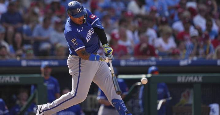 Perez's 5 RBIs lead Royals over Phillies 10-3 and delay NL East clinch