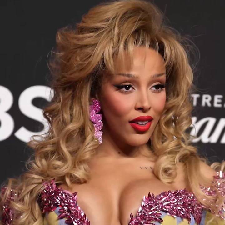 MTV VMAs: Tate McRae, Ariana Grande & More Stars Arrive in Style