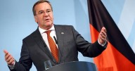 German Defence Minister Warns of Rising Russian Threat in Space