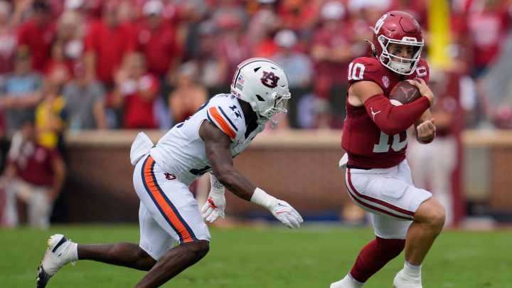 How did John Mateer, Jackson Arnold grade out in OU win vs. Auburn?