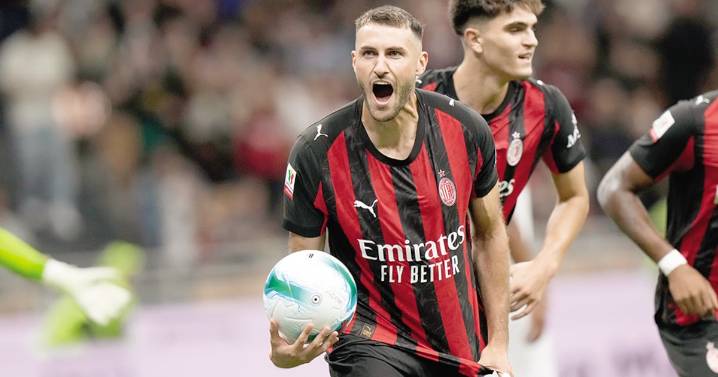 Gimenez hace su primer gol de la campaña y Milan avanza