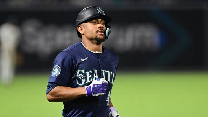 Seattle Mariners' playoff spot safe for now despite bad skid