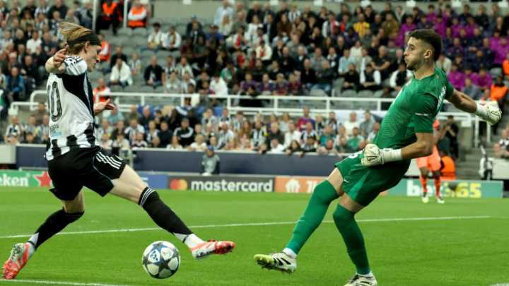 ¡Qué portero ha fichado el Barça!