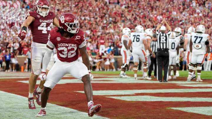How R Mason Thomas, Jayden Jackson sparked OU's sack party of Auburn