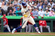 Deadspin | Cal Raleigh ties Mickey Mantle as Mariners clobber Angels for ninth straight win
