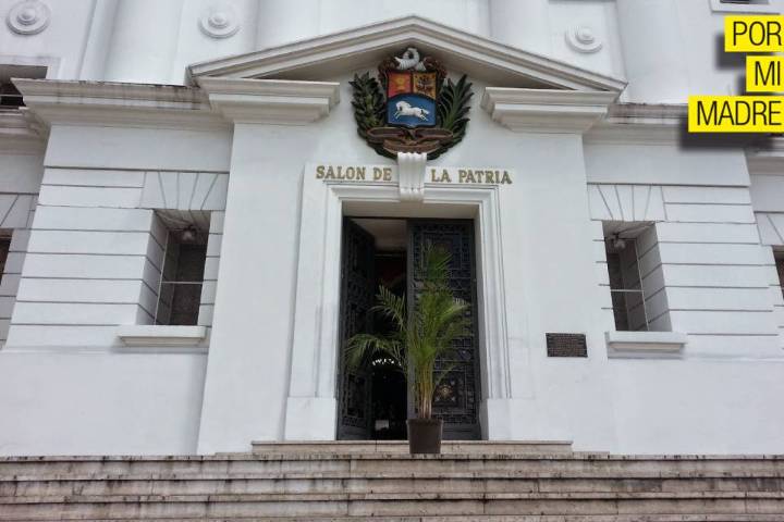 En el Salón de la Patria Hugo Chávez fue ascendido a los cielos, por partida doble